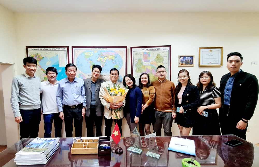 Nhà báo Nguyễn Phong Cầm giữ chức Phó Tổng biên tập Tạp chí Nhà đầu tư