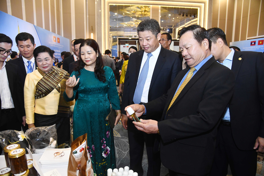 'Thúc đẩy quan hệ hợp tác Hà Nội - Viêng Chăn đi vào chiều sâu, mở ra một thời kỳ phát triển mới' 'Thúc đẩy quan hệ hợp tác Hà Nội - Viêng Chăn đi vào chiều sâu, mở ra một thời kỳ phát triển mới'