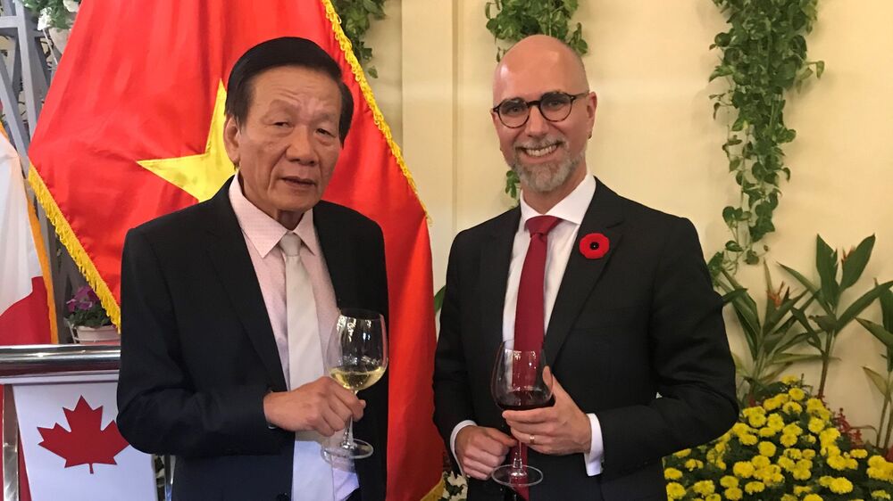 Đại sứ Canada: Đầu tư của Canada vào Việt Nam sẽ tăng mạnh trong vòng 5-10 năm tới Đại sứ Canada: Đầu tư của Canada vào Việt Nam sẽ tăng mạnh trong vòng 5-10 năm tới