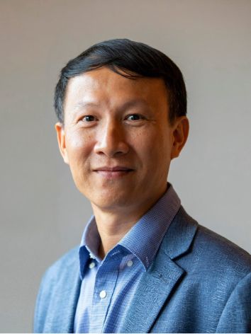 Ông Phạm Duy Hưng